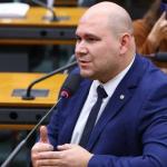 Abílio Brunini nega gesto supremacista na CPMI do 8 de Janeiro