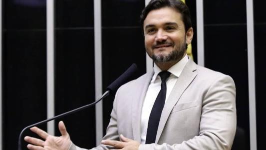 Deputado Celso Sabino (União-PA) aceitou convite do presidente Lula (PT) para assumir o Ministério do Turismo