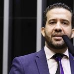 Eduardo Bolsonaro diz que vai acionar Conselho de Ética da Câmara após Janones xingar Nikolas