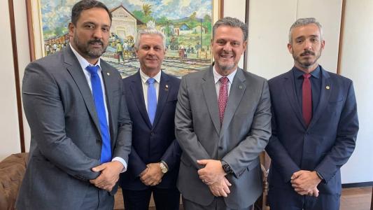 Deputado Diego Andrade, vice-presidente Renato Laguardia, ministro Carlos Fávaro e o assessor da CNA, Guilherme Dias