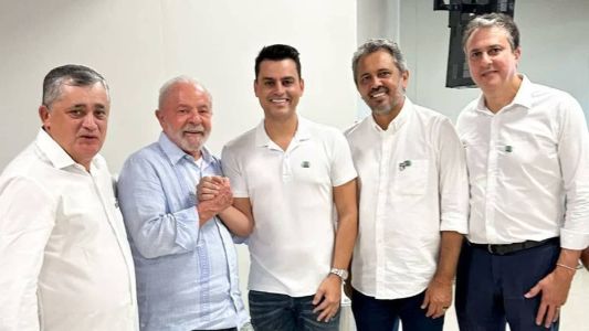 Deputado do PL posta foto com Lula e recebe críticas de eleitores e colegas de partido.