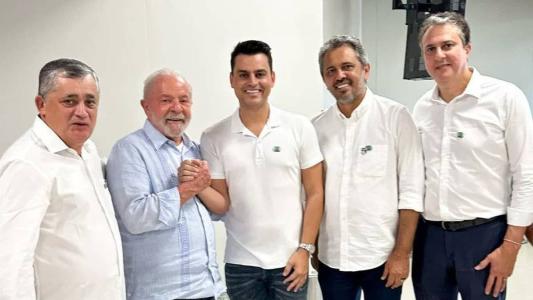 Deputado do PL posta foto com Lula e recebe críticas de eleitores e colegas de partido.