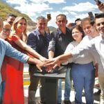 Deputado do PL 'faz o L' em foto com ministros de Lula e é criticado por bolsonaristas