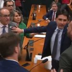 Eduardo Bolsonaro xinga e parte para cima de deputado Marcon em comissão da Câmara