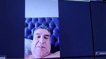 Deputado estadual do Ceará aparece em local inusitado durante sessão virtual e é criticado nas redes.