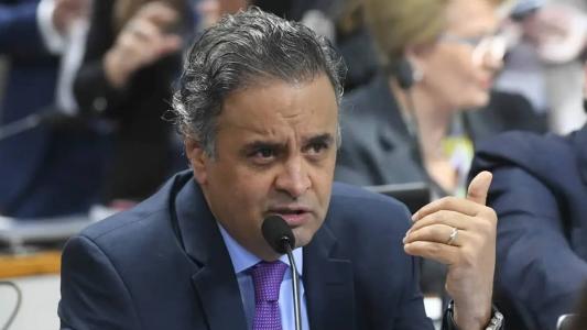 Deputado federal Aécio Neves afirma que uso de aeronaves quando era governador não descumpriu as regras da época