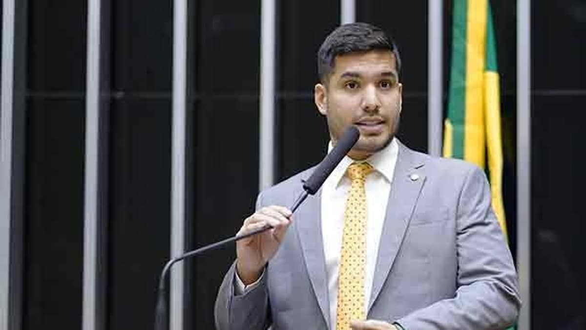 Base deve pedir à Pacheco para retirar André Fernandes da CPMI do 8 de janeiro