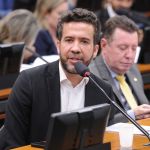 Representação contra Janones no Conselho de Ética se arrasta à espera da definição do relator