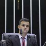 “São agentes políticos” e “precisam de freios”, diz deputado sobre ministros do STF