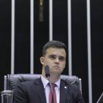 “São agentes políticos” e “precisam de freios”, diz deputado sobre ministros do STF
