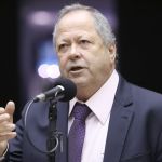 Câmara precisa aprovar a prisão do deputado Chiquinho Brazão; entenda o rito