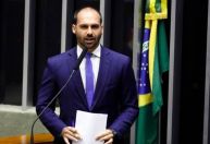 PGR pede condenação de Eduardo Bolsonaro por coação em processo sobre a tentativa de golpe