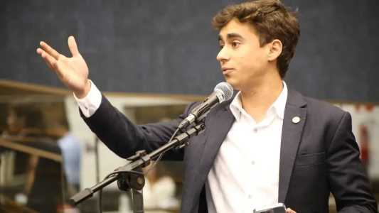 Deputado federal eleito por Minas Gerais, Nikolas Ferreira (PL-MG) gravou vídeo criticando atos criminosos em Brasília