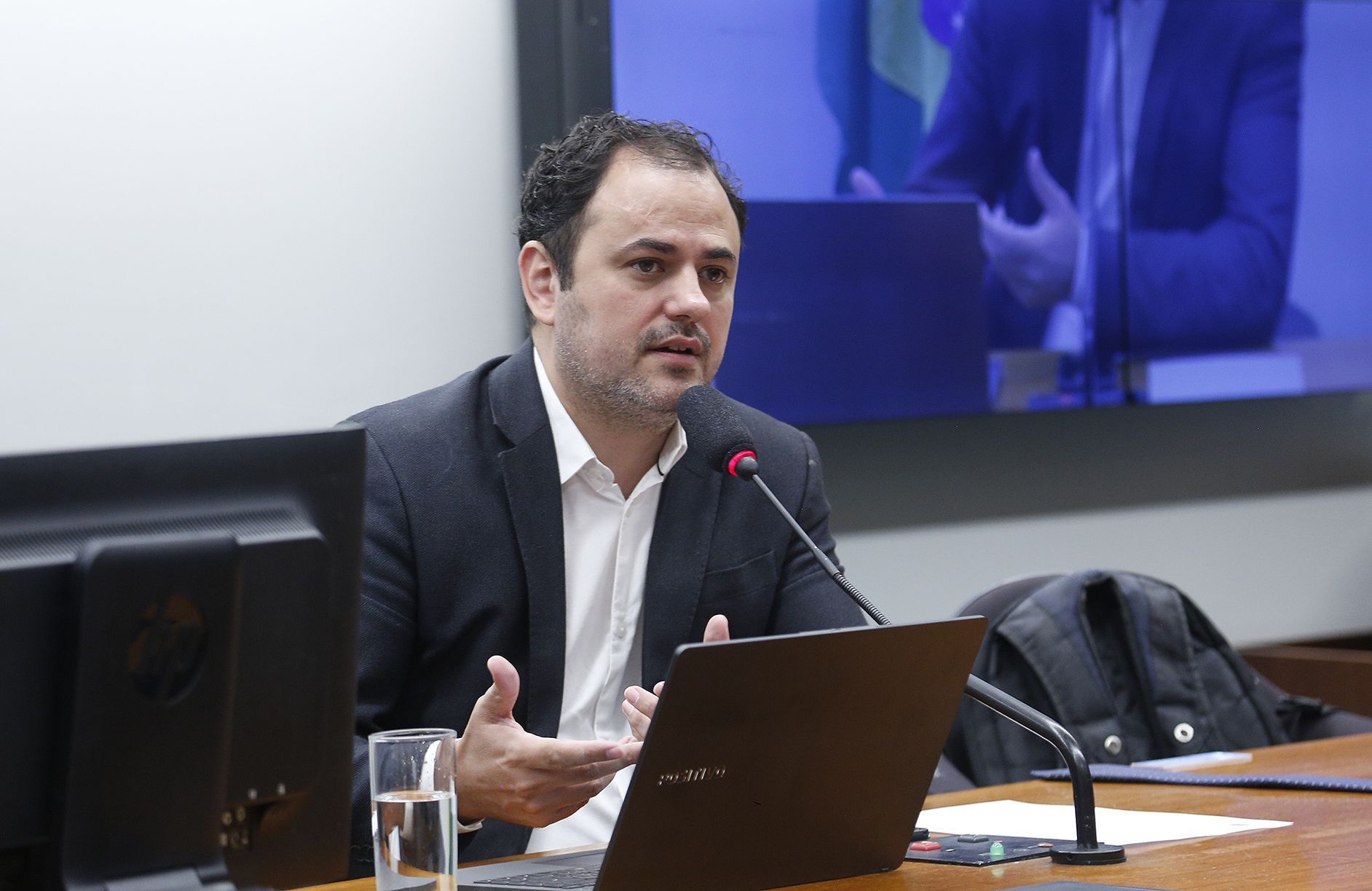 Votação decidirá se Conselho de Ética abre processo para cassar deputado que agrediu membro do MBL