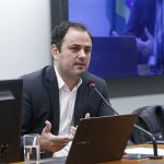 Votação decidirá se Conselho de Ética abre processo para cassar deputado que agrediu membro do MBL