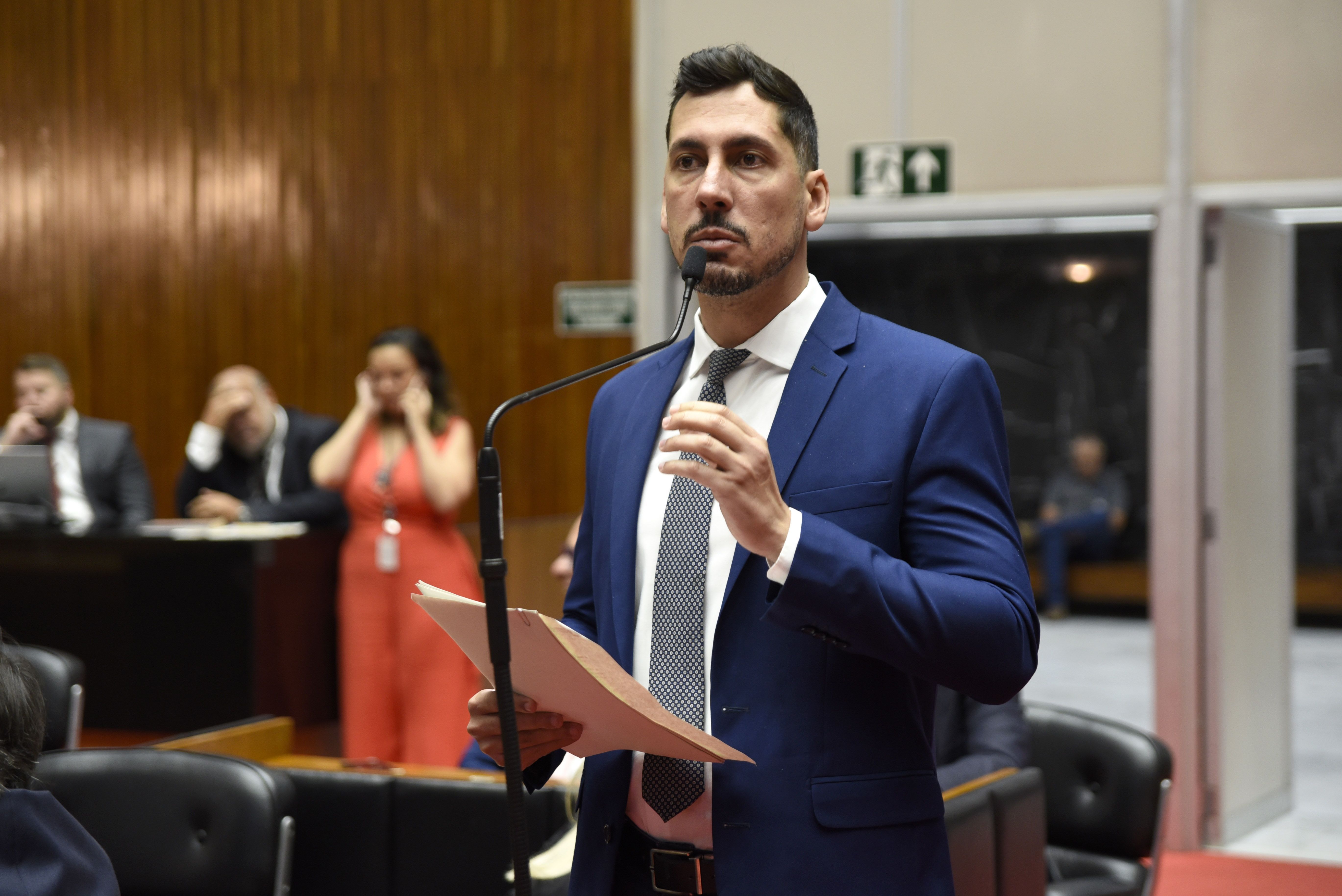 Deputado pede nota de repúdio contra secretária-adjunta que falou sobre atuação de professores