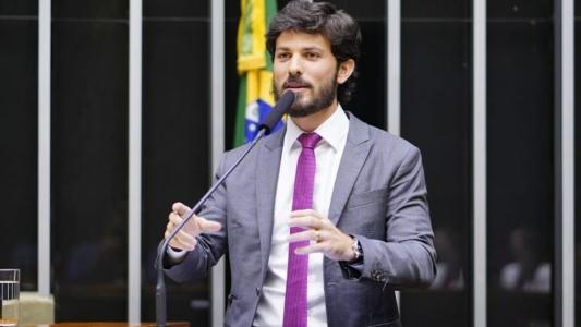 Deputado Marcelo Aro participou do podcast Abrindo o Jogo