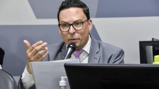 Deputado Professor Wendel comemora aprovação de carteirinha com validade em todo o país