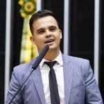 Deputado prende homem suspeito de furtar mochila de vendedora em Contagem