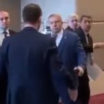 Parlamentar da Ucrânia briga com enviado da Rússia durante encontro diplomático; veja vídeo