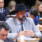 Deputado bolsonarista pede prisão de Nicolás Maduro à Embaixada dos EUA