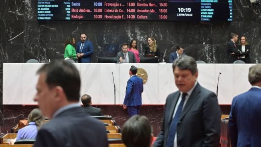 Deputados aprovaram nesta quarta-feira (23), em 1º turno, projeto que altera ICMS para Educação