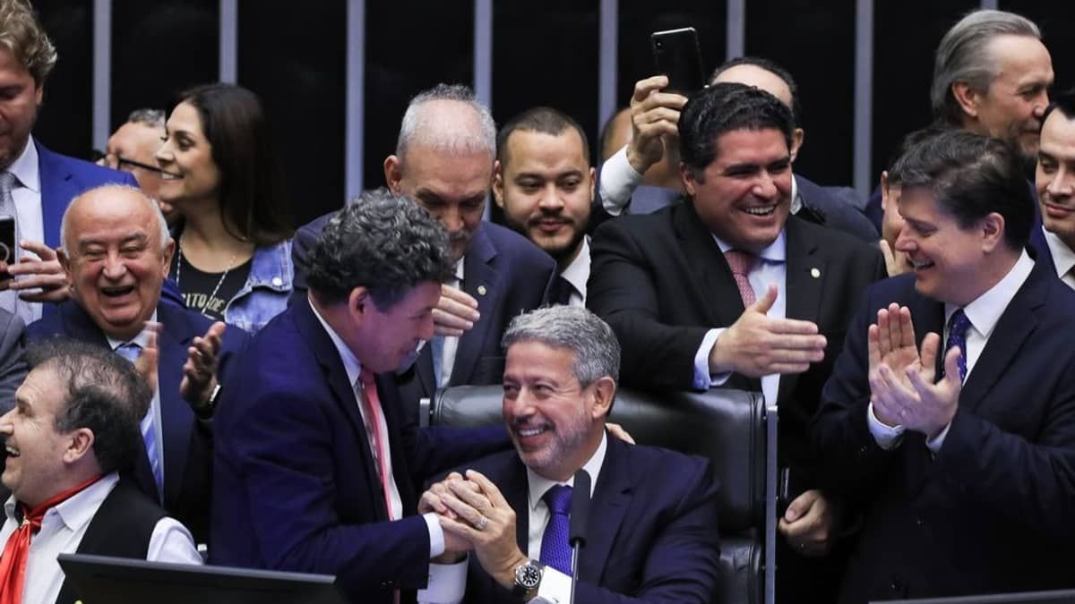 IVA: entenda como vai funcionar imposto criado pela reforma tributária