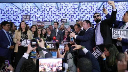 Deputados colhem assinaturas para abrir CPI do Abuso de Autoridade na Câmara dos Deputados