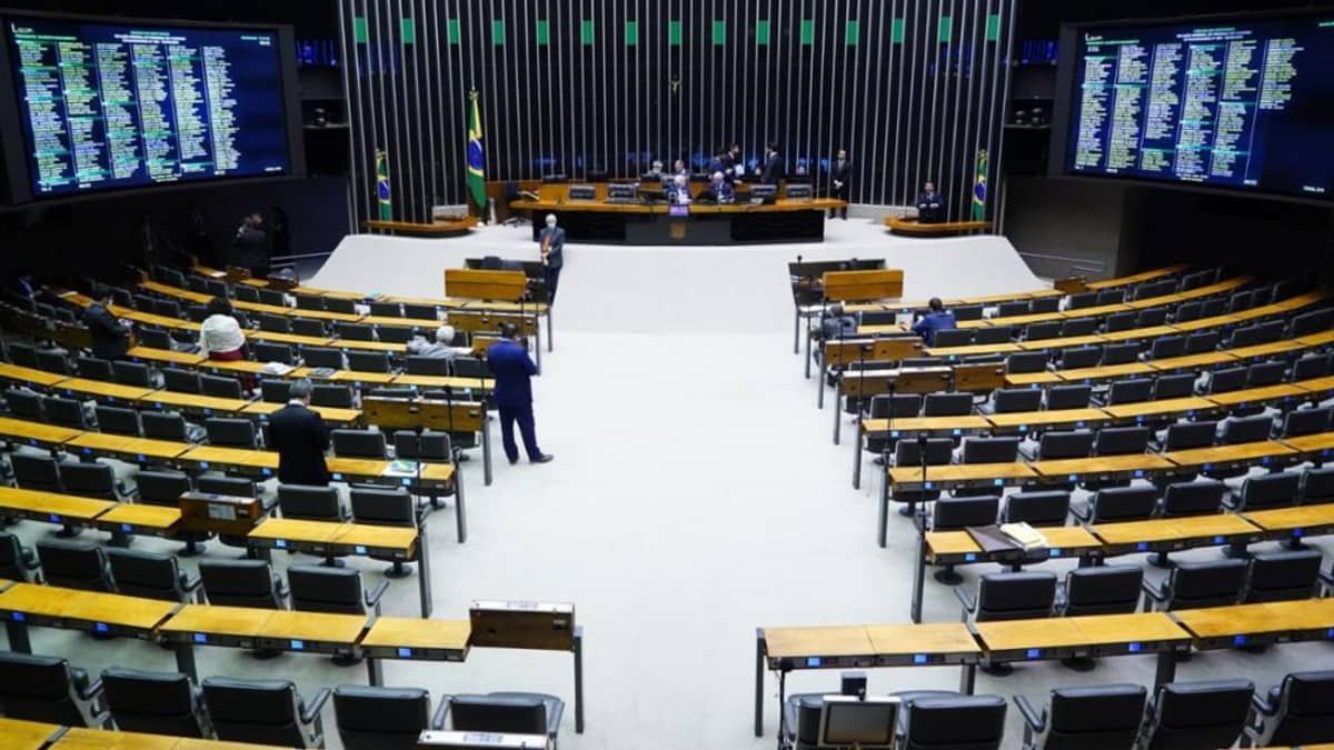 Câmara tem novo marco fiscal e outras pautas econômicas nesta semana; veja projetos
