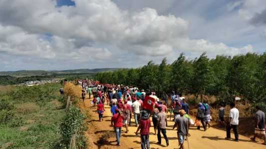 Deputados da CPI do MST visitam zona rural de SP em primeira agenda externa da comissão.