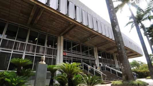 Deputados devem retomar votações em plenário em agosto