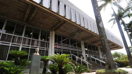 Deputados devem retomar votações em plenário em agosto