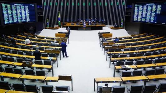 Deputados dos partidos do Centrão devem dar mais de 200 votos ao projeto da reforma tributária