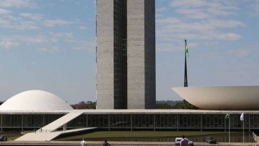 Deputados e senadores assumem cargos de ministro no Governo Lula