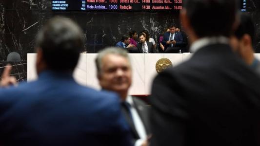 Deputados estaduais aprovaram projeto que proíbe bancos e instituições financeiras de pressionar aposentados e idosos