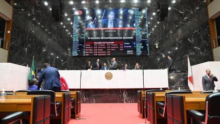 Deputados estaduais aprovaram reforma administrativa do governador Romeu Zema nesta quarta-feira (19)