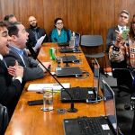 Nikolas Ferreira aciona o Conselho de Ética após bate-boca com Jandira Feghali na CPMI do 8/1