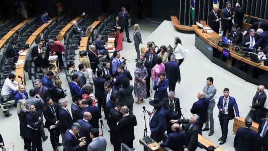 Deputados podem ser investigados e até terem mandatos cassados na Comissão de Ética