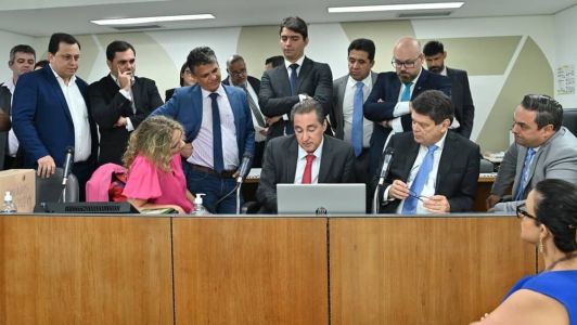 Deputados se reuniram nesta quinta (30) para analisar o PL da Recuperação Fiscal de Minas