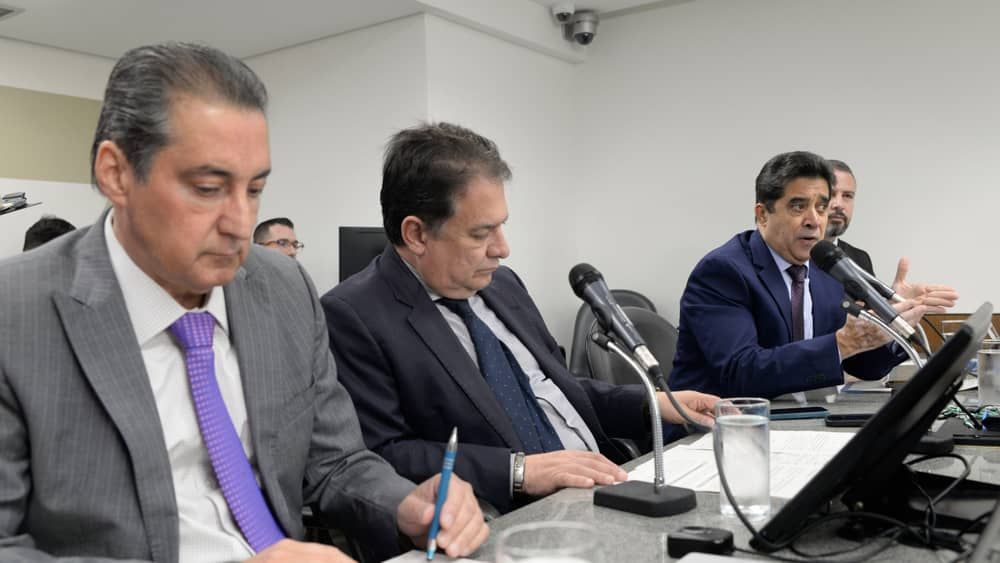 ALMG: Comissão de Administração Pública adia votação de teto de gastos do estado