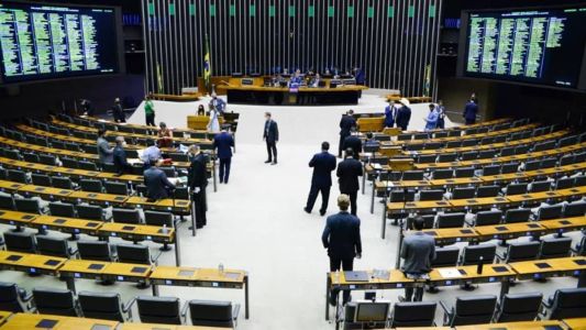 Deputados votam nesta quarta-feira destaque que pode retirar Fundo Constitucional do DF de novo marco fiscal