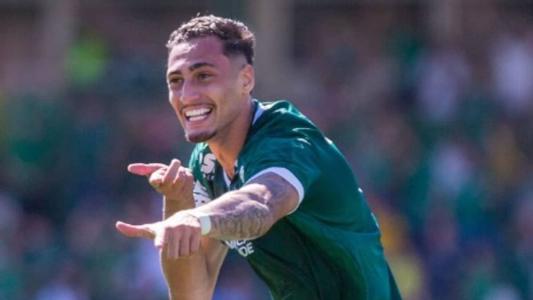Derek marcou o gol do Guarani na vitória sobre o Atlético-GO