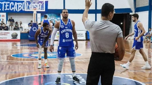 Derick Machado, ala-pivô do Cruzeiro, marcou nove pontos na vitória sobre o Santos