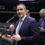 Derrite apresenta parecer do PL Antifacção e tenta derrubar versão do Senado