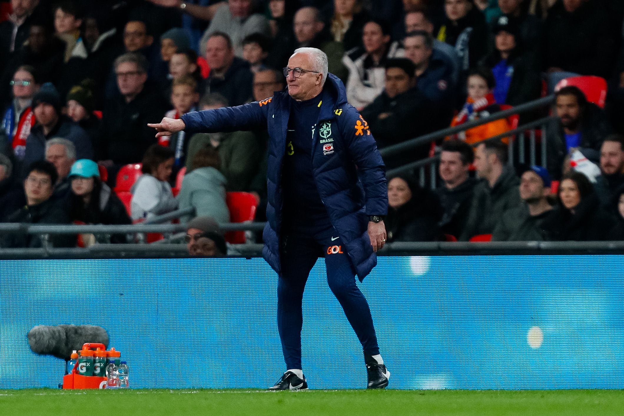 Dorival Jr. aponta virtude da Seleção em vitória sobre a Inglaterra: 'Fundamental'