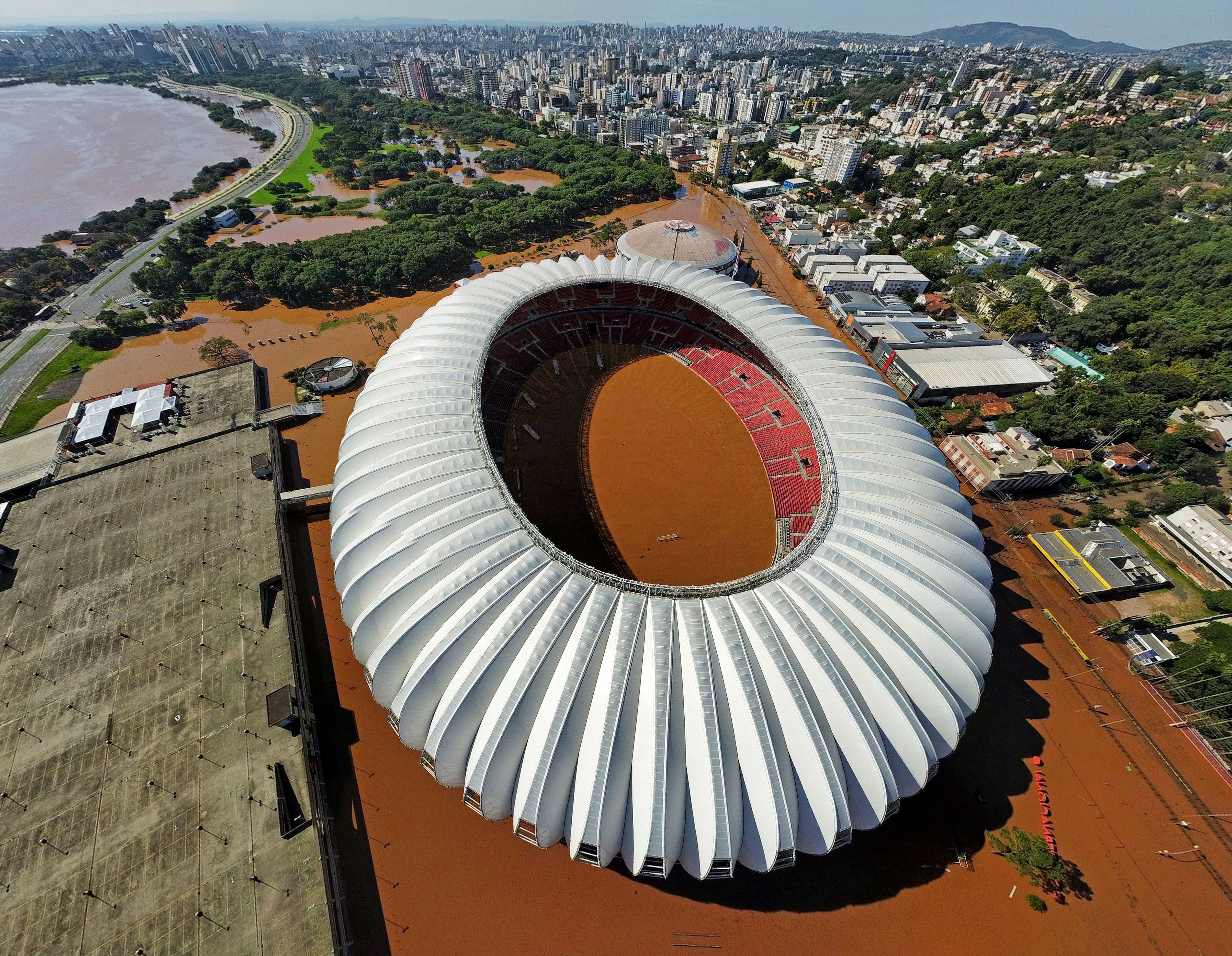 Conmebol adia mais partidas de Grêmio e Inter por Libertadores e Sul-Americana