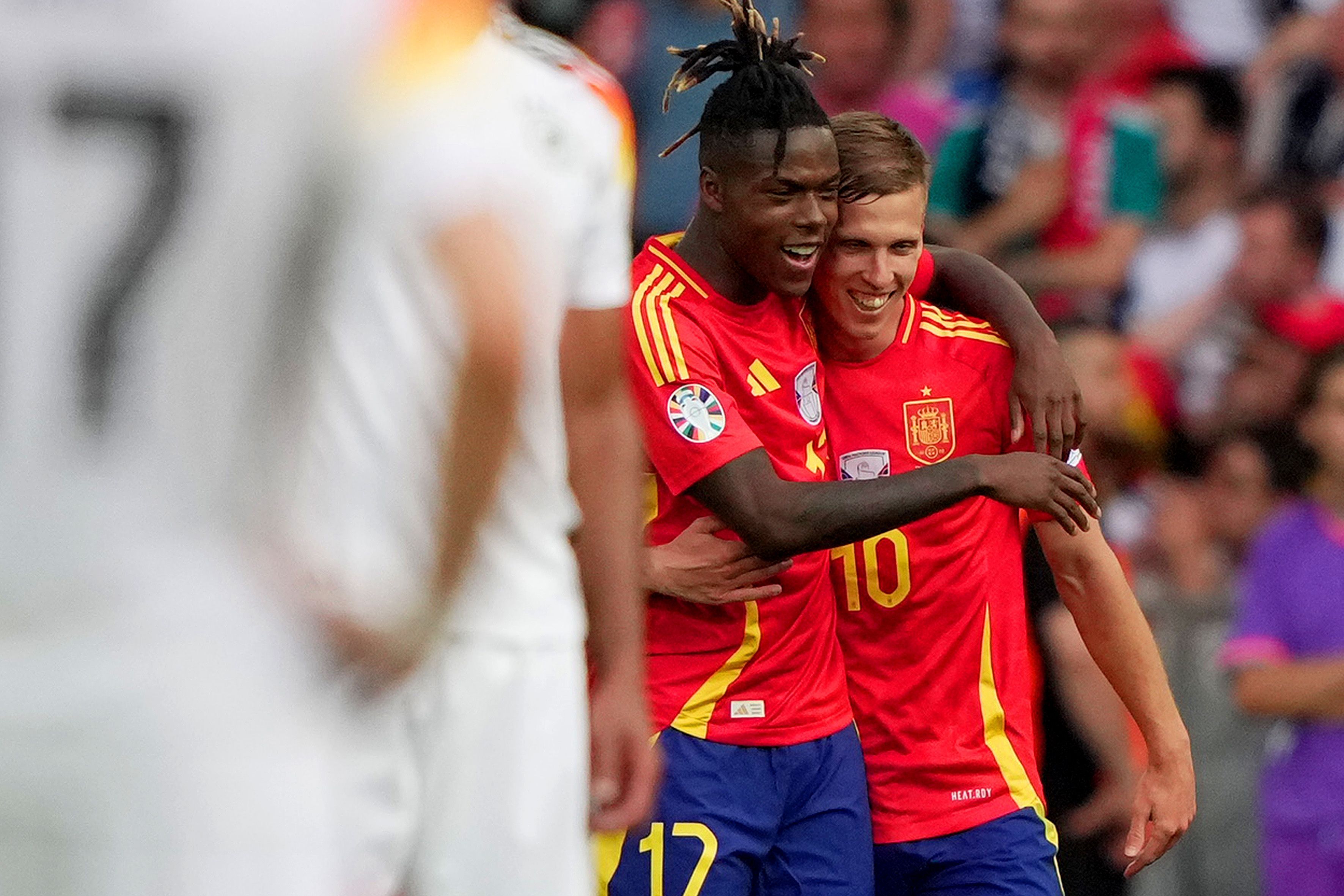 Espanha marca no fim da prorrogação, vence Alemanha e vai à semi da Euro