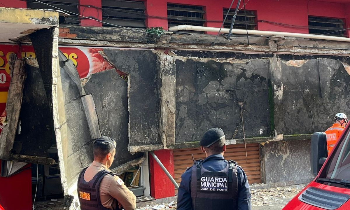 Após regulamentação de lei, Prefeitura intensifica fiscalização de marquises no Centro de Juiz de Fora