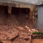 Morador filma desabamento de muro de casa em Alphaville