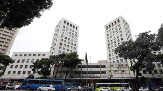 Desapropriação do anexo do Novo Sulamérica restitui Praça da Independência